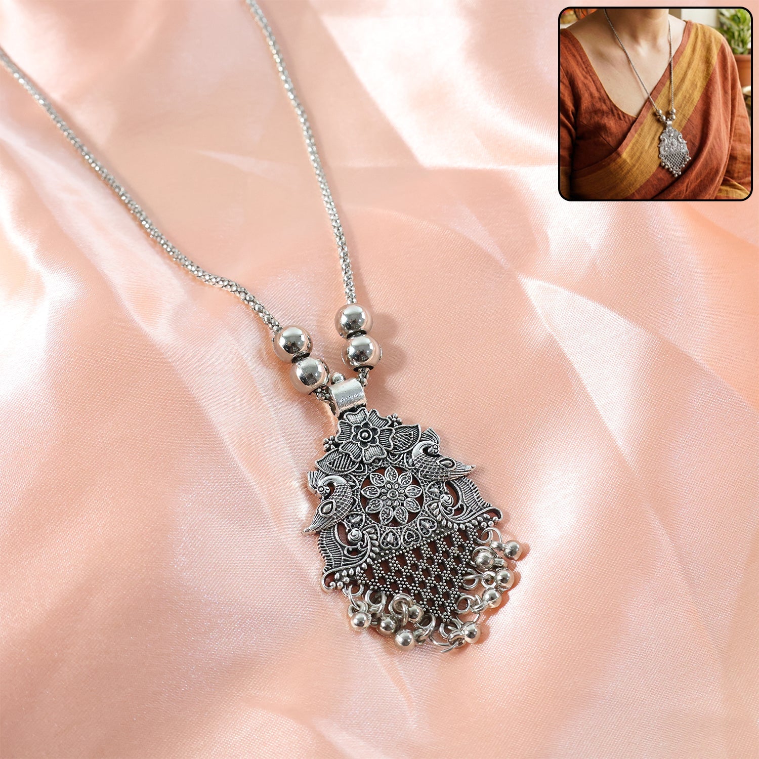 Floral motif pendant
