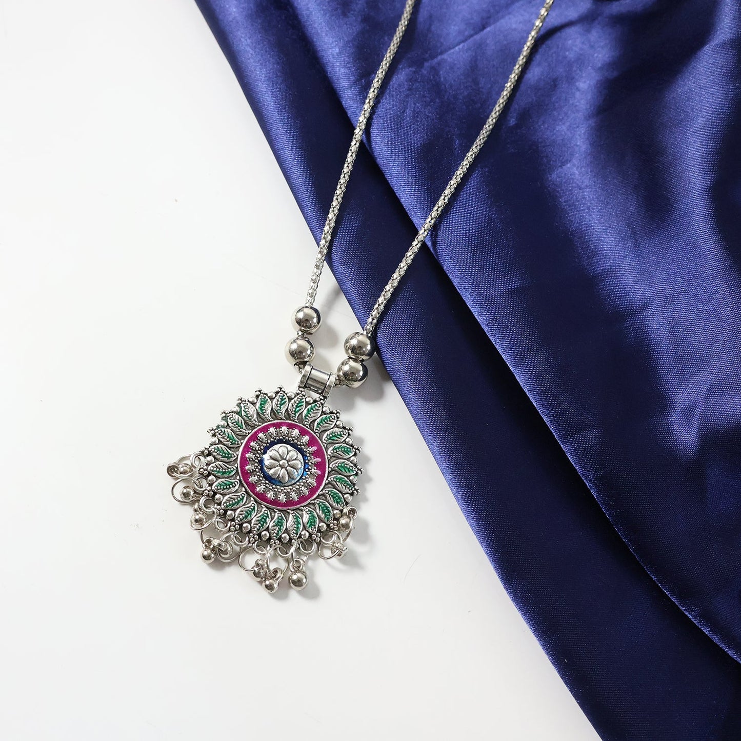 Antique Silver-Tone Oxidized Floral Mandala Pendant Necklace (1 Pc)